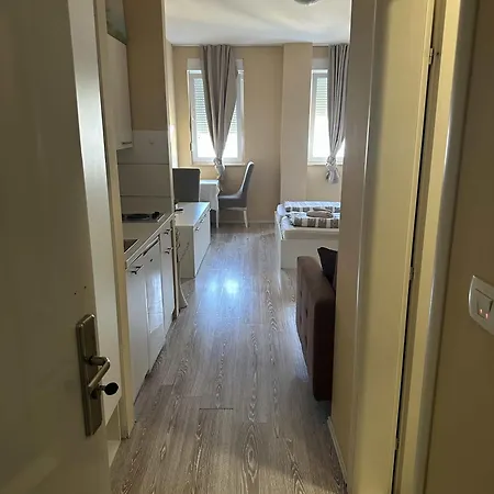 Urban By Mdz Hospitality 아파트 *